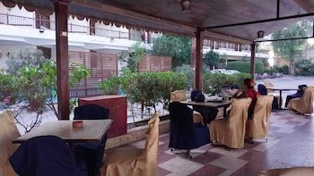 Rezeiky Hotel & Camping Luxor