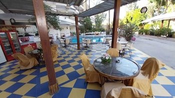 Rezeiky Hotel & Camping Luxor