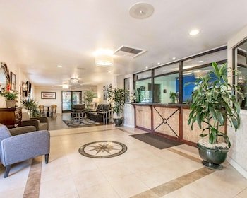 Rodeway Inn & Suites