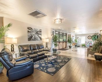 Rodeway Inn & Suites