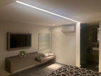 Motel Oasis
