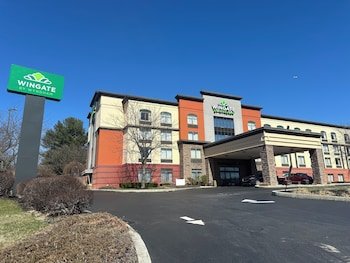 Best Western Plus Harrisburg East Inn & Suites
