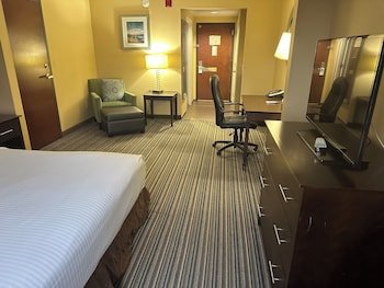 Best Western Plus Harrisburg East Inn & Suites