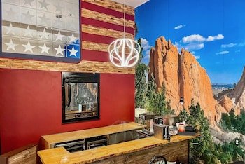 Manitou Inn & Suites at Pikes Peak