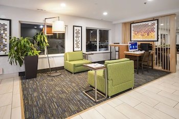 Holiday Inn Express Chicago NW - Vernon Hills