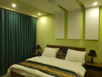 Hotel Holiday