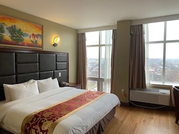 The Queens Hotel