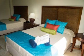 Hesperia Playa El Agua