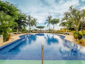 Acqua Residences by Alamo Vacation Homes