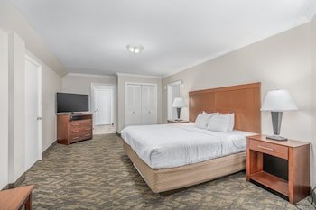 Crossroads Inn & Suites