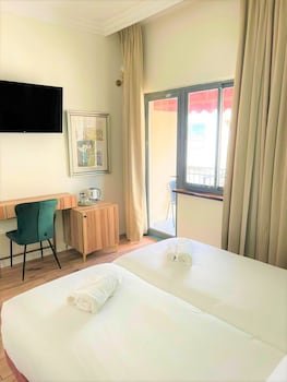 La Perle Hotel