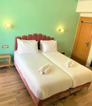 La Perle Hotel