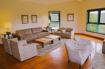 Plaza Inn Week Inn