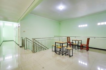 Djati Guest House By OYO