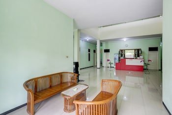 Djati Guest House By OYO