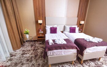Outlet Hotel