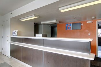 Motel 6 Cleveland - Lorain/Amherst