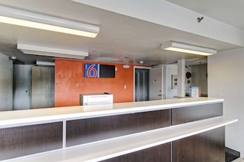 Motel 6 Cleveland - Lorain/Amherst