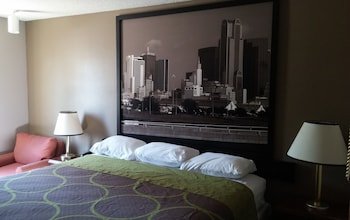 Super 8 by Wyndham Bedford DFW Airport West