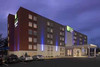 Holiday Inn Express & Suites College Park-University Area