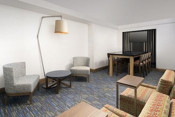 Holiday Inn Express & Suites College Park-University Area