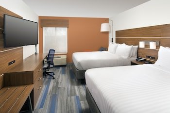Holiday Inn Express & Suites College Park-University Area
