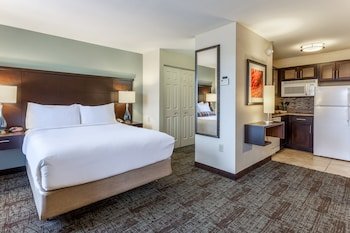 Staybridge Suites Davenport
