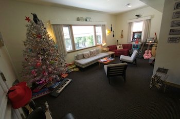 Holiday Music Motel
