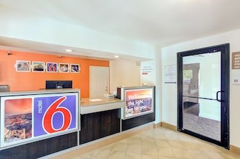 Motel 6 Dallas South