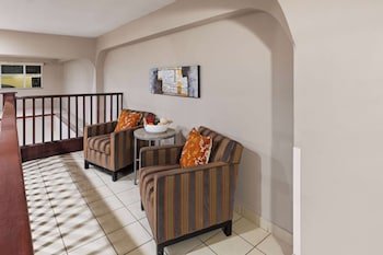 Super 8 by Wyndham Lubbock West