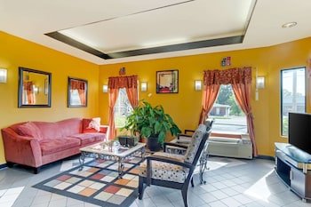 Econo Lodge Inn & Suites Fort Oglethorpe