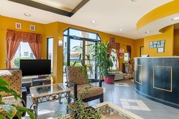 Econo Lodge Inn & Suites Fort Oglethorpe