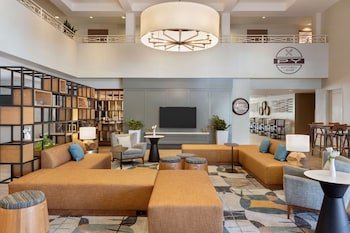 DoubleTree by Hilton Hotel Campbell - Pruneyard Plaza