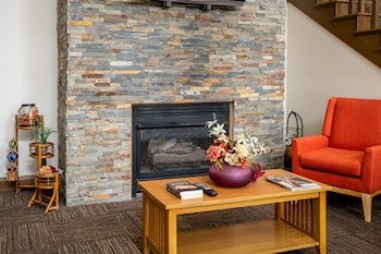 BlissPoint Inn & Suites Marion