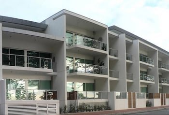 Breeze Apartments