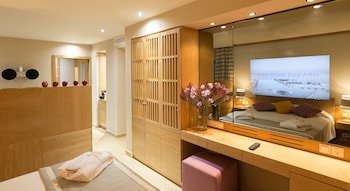 Eden Roc Resort Hotel