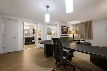 Sonesta Simply Suites Huntsville Research Park