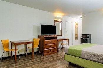 Motel 6 Oakdale