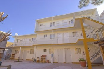 Consul Suites