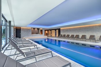 R Hotel