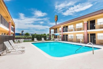 Super 8 by Wyndham Midwest City OK
