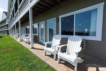 Fireside Inn & Suites Ocean's Edge
