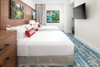 Compass Hotel by Margaritaville Naples