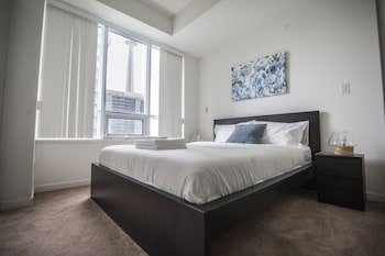 Sarkar Suites - Maple leaf Square