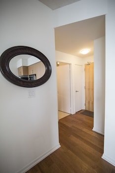 Sarkar Suites - Maple leaf Square