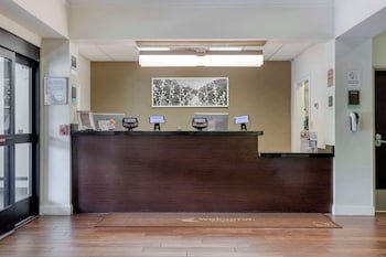 Sleep Inn & Suites