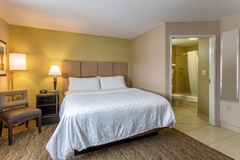 Candlewood Suites South Bend Airport