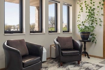 Super 8 by Wyndham Humboldt