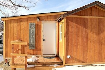 Yellowstone's Treasure Cabins