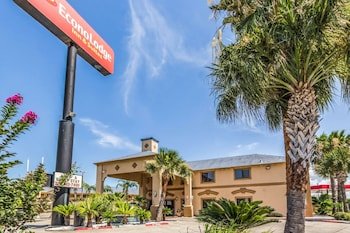 Econo Lodge & Suites